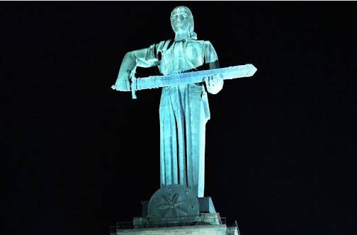 مجسمه مادر ارمنستان