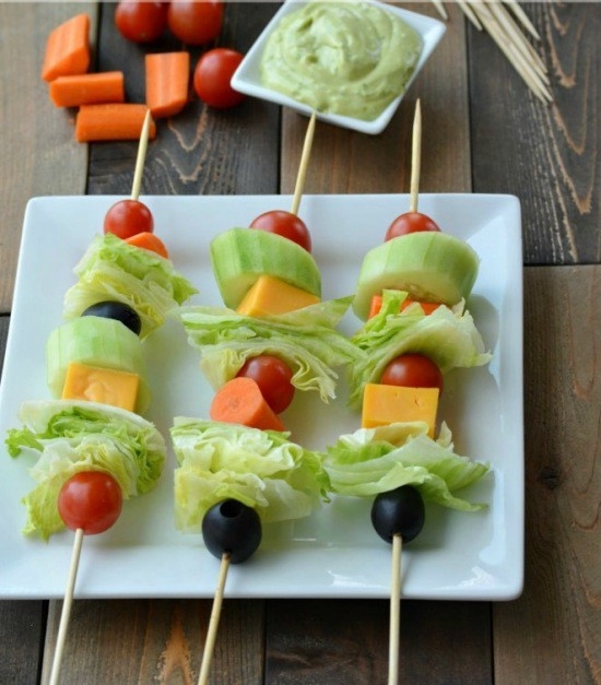 تزیین میوه و سبزیجات برای کودکان به شکل کباب