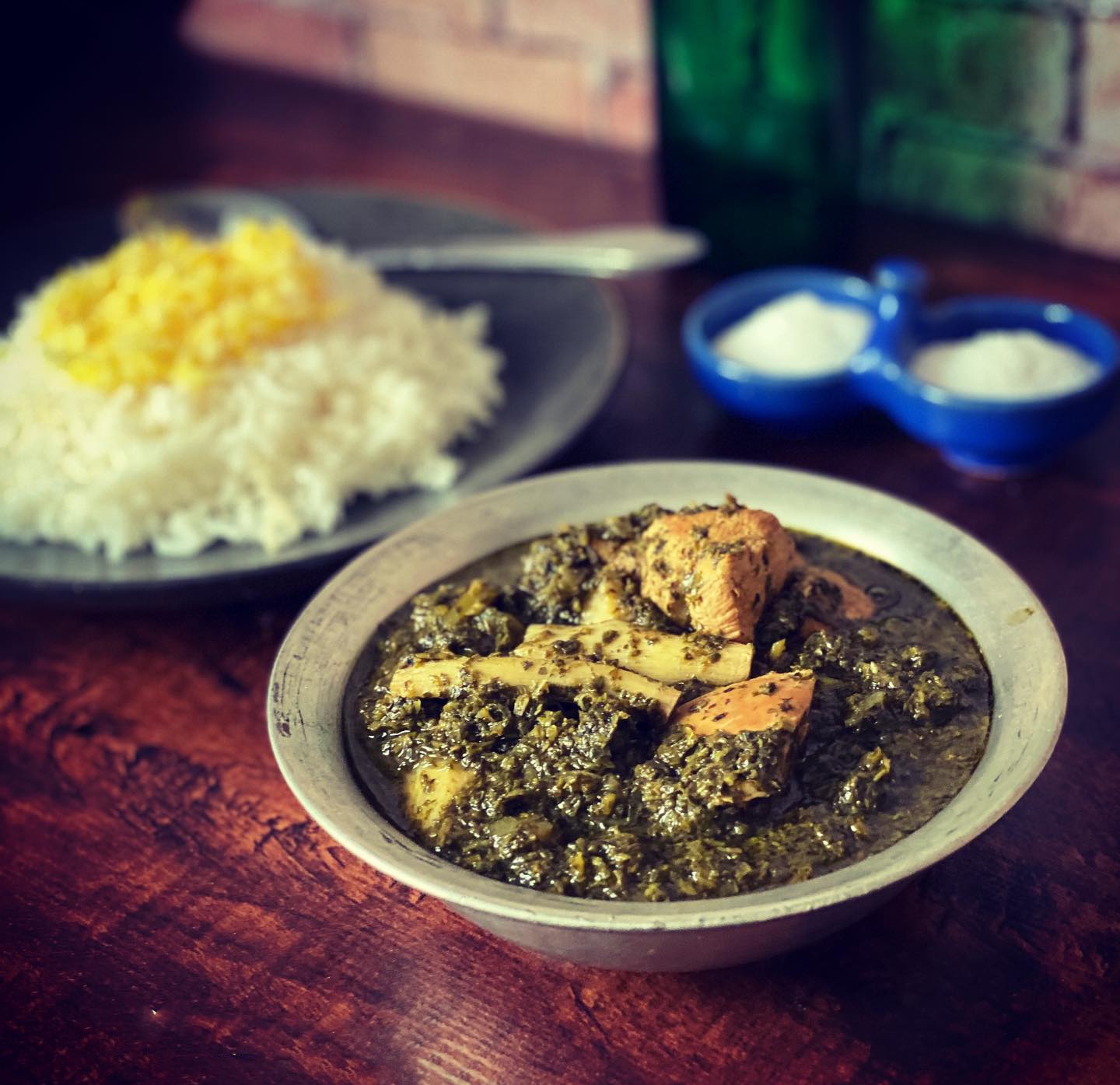 تهیه خورش ریواس