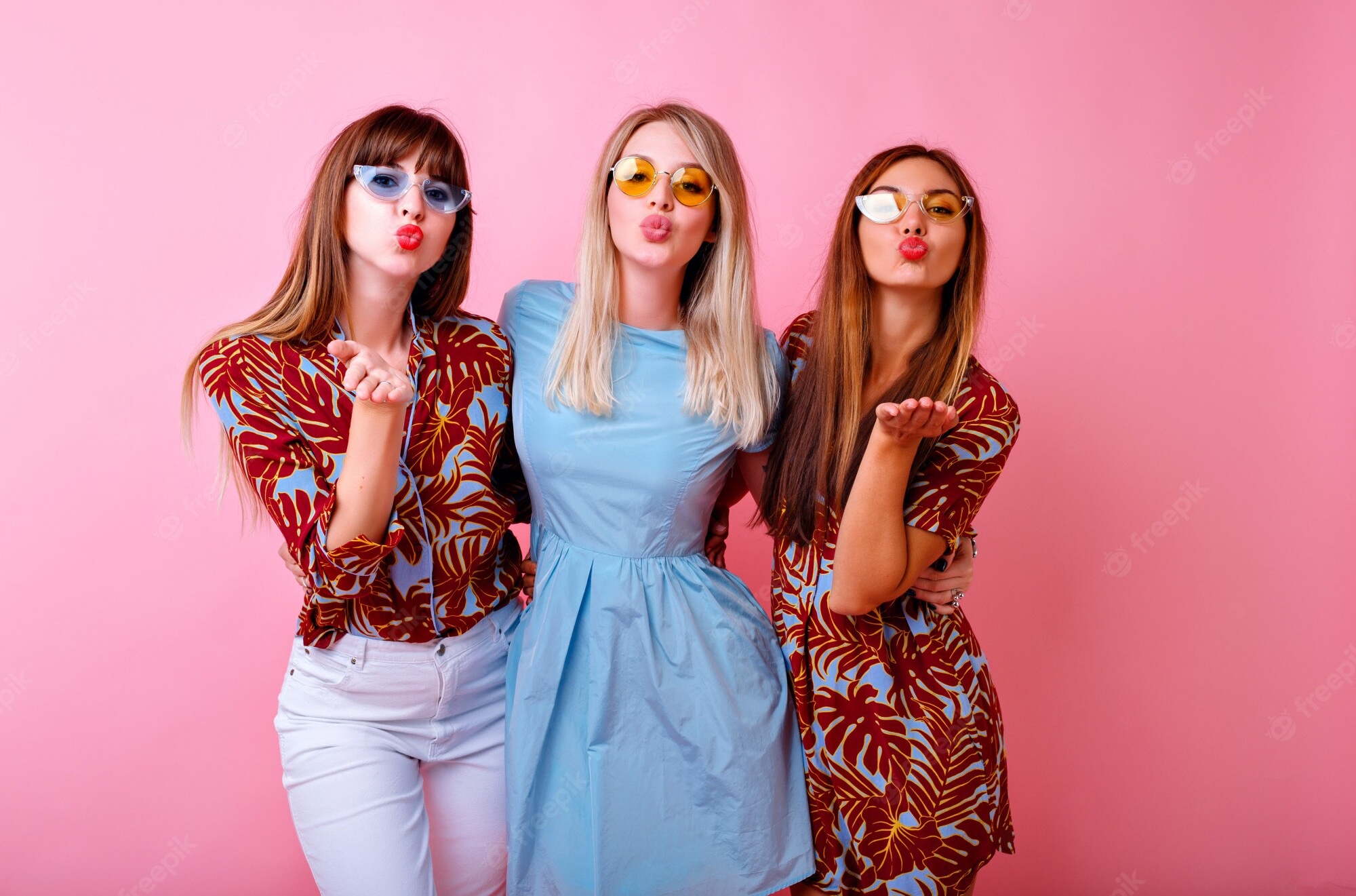 بهترین رنگ تیپ تابستانی