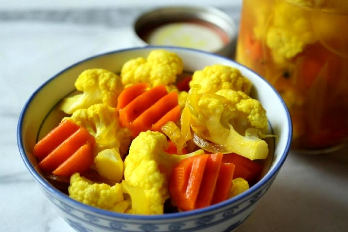 تهیه ترشی گل کلم مخلوط