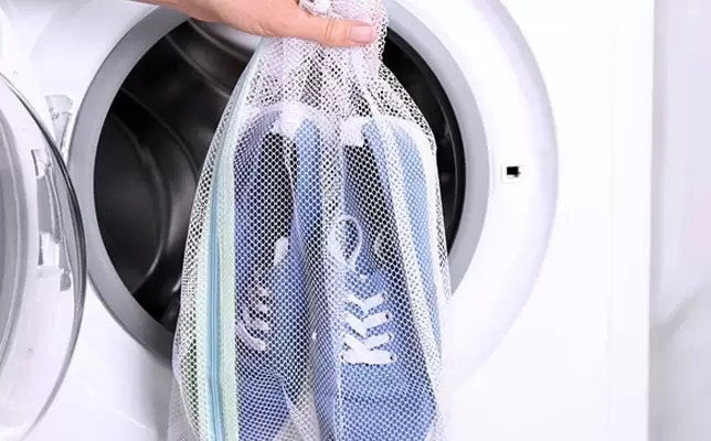 شستن کفش در لباسشویی