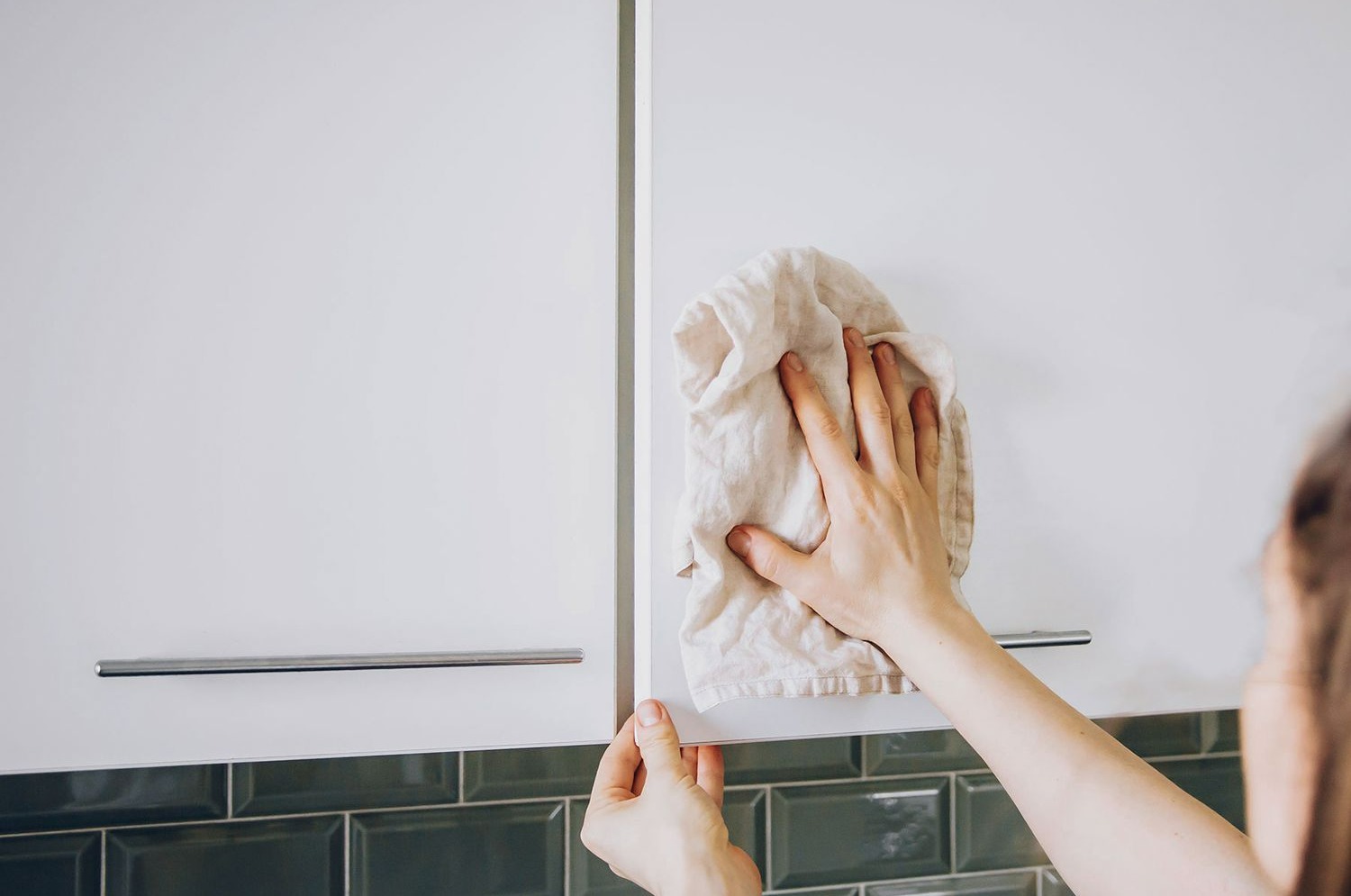 تمیز کردن کابینت گلاس