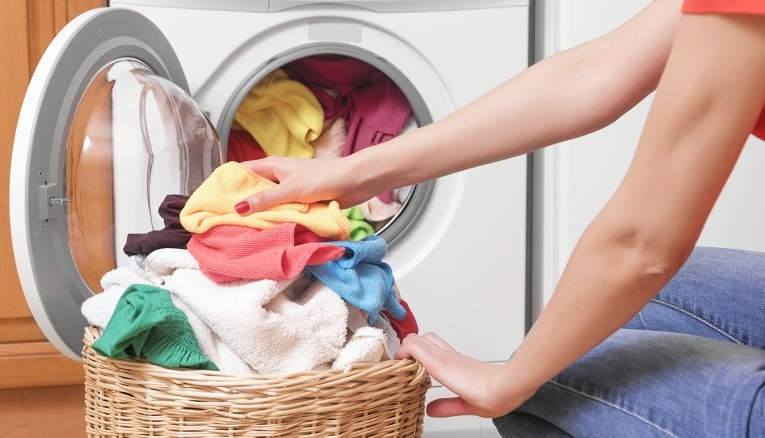شستن لباس - تميز كردن لاستيك درب لباسشويی