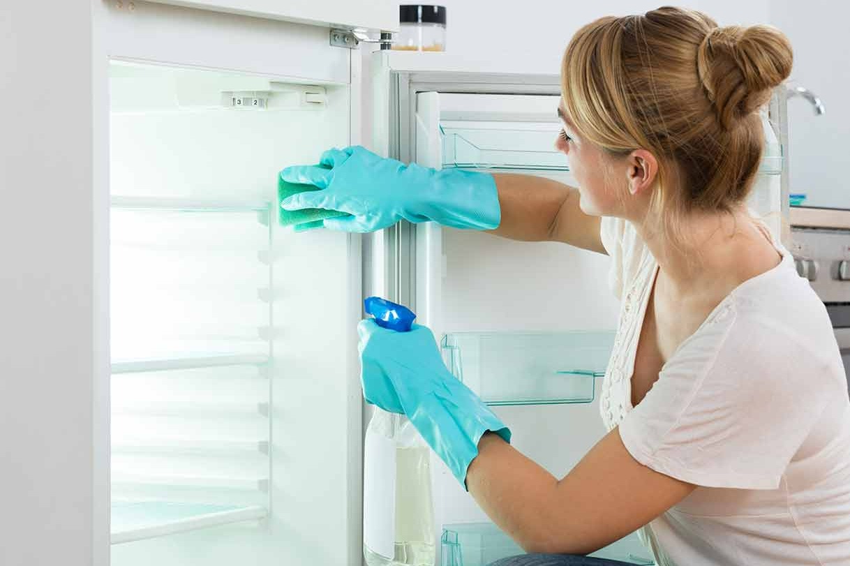 ضدعفونی کردن یخچال - تمیز کردن فریزر