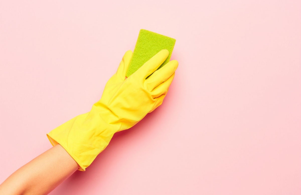 دستمال کردن - تمیز کردن کاغذ دیواری