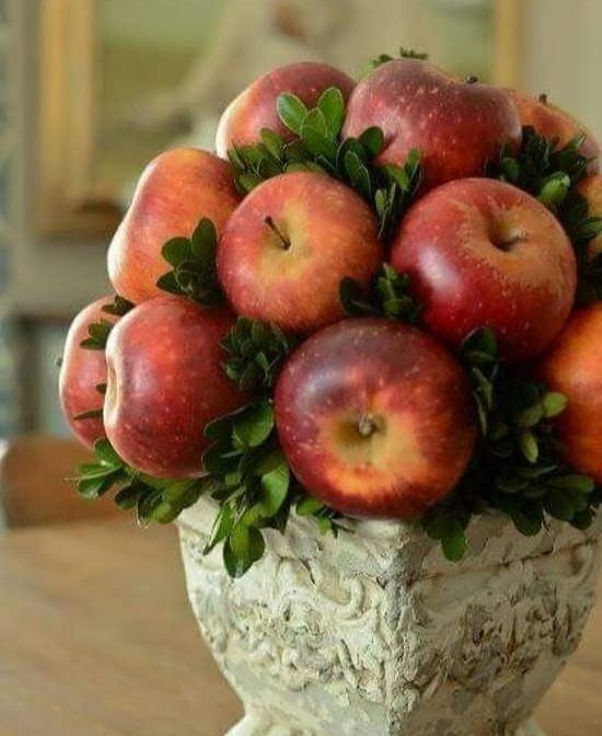 سیب به شکل گل - تزیین سفره هفت سین