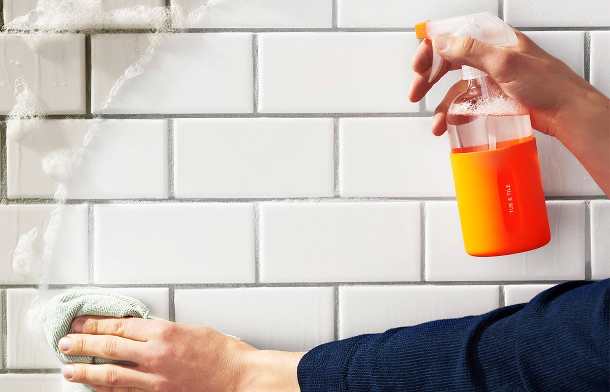 تمیز کردن درز کاشی و سرامیک - تمیز کردن سرامیک دستشویی