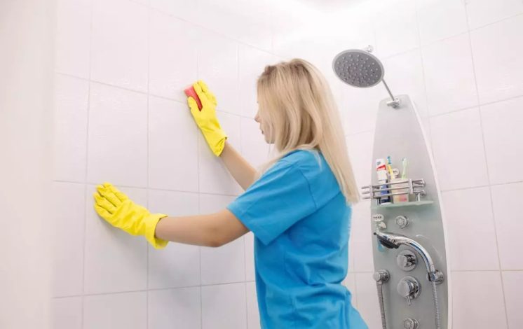 شستن سرامیک - از بین بردن کپک دستشویی و حمام‌