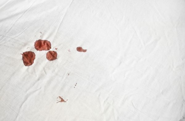 لکه خون - شستن لباس نجس در لباسشویی