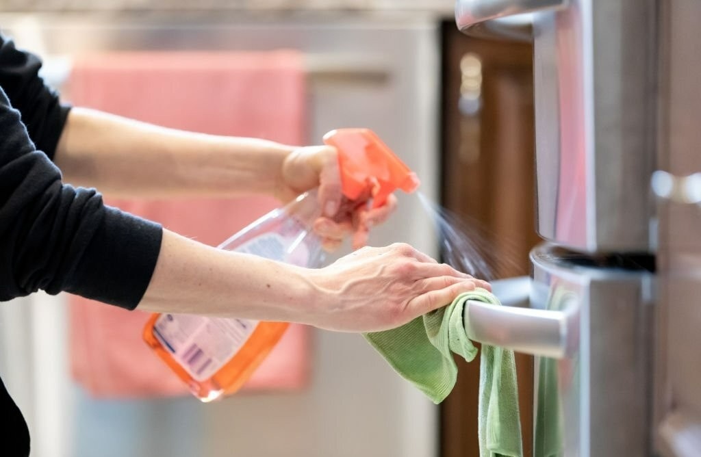 براق کردن بدنه یخچال