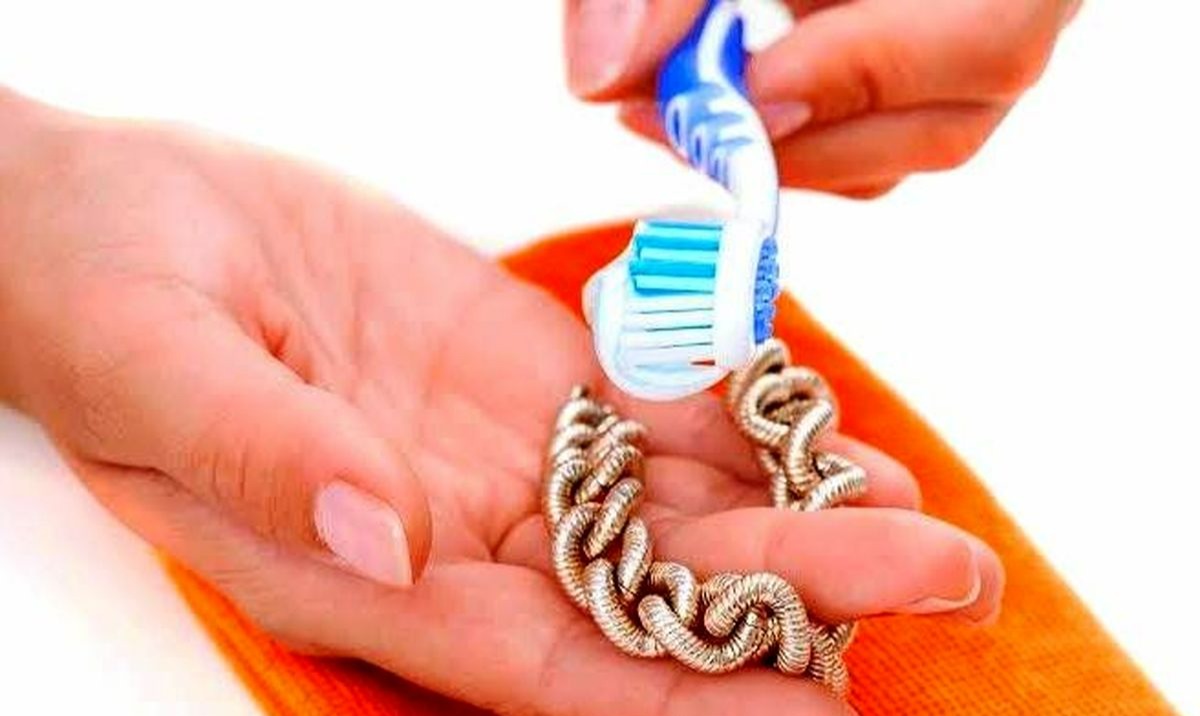 کاربرد خمیر دندان در خانه - خمیر دندان برای تمیز کردن طلا
