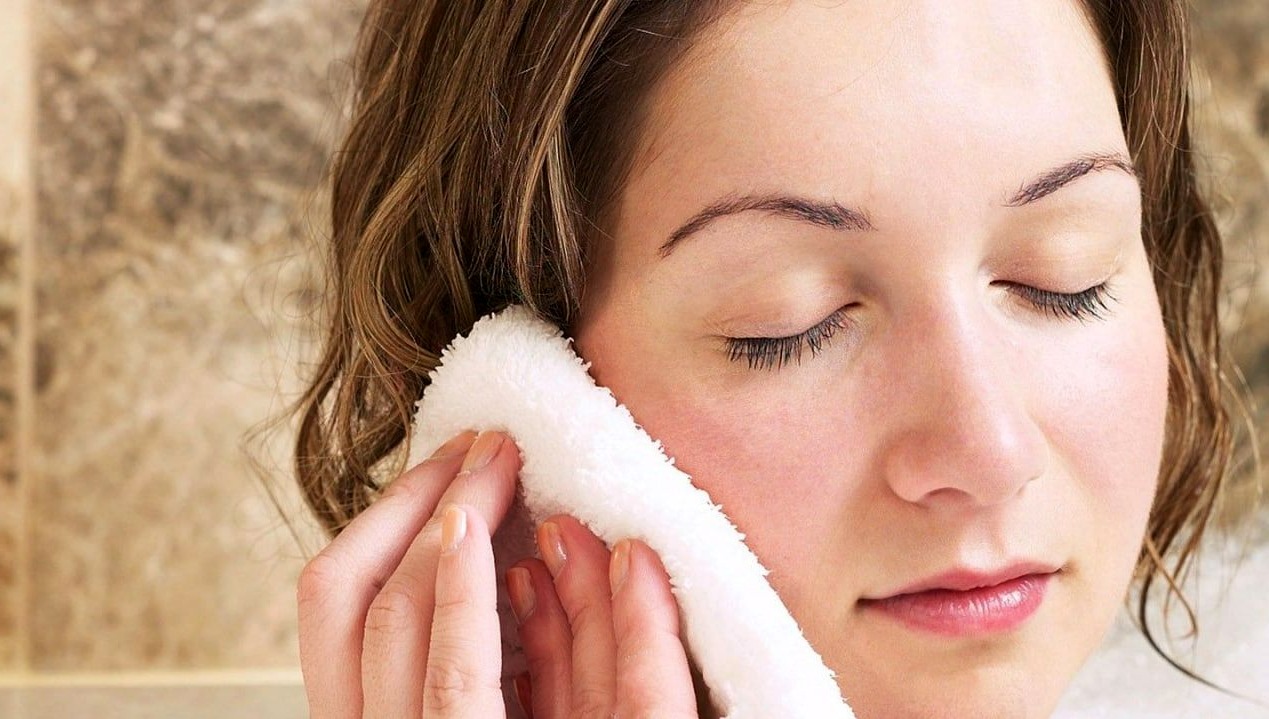 درمان خانگی عفونت گوش - گرم کردن گوش