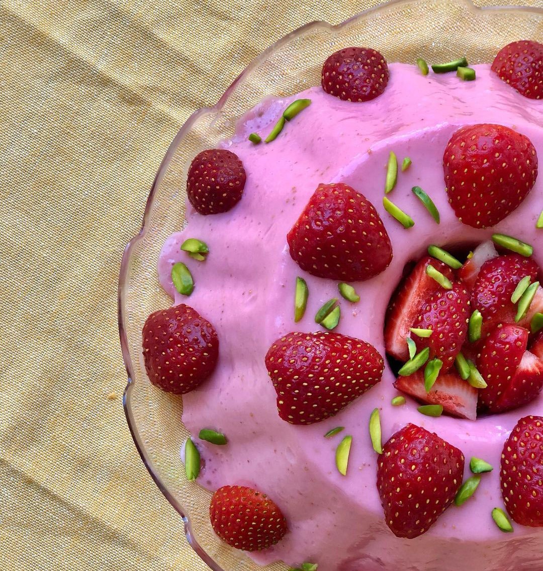 دسر با توت فرنگی