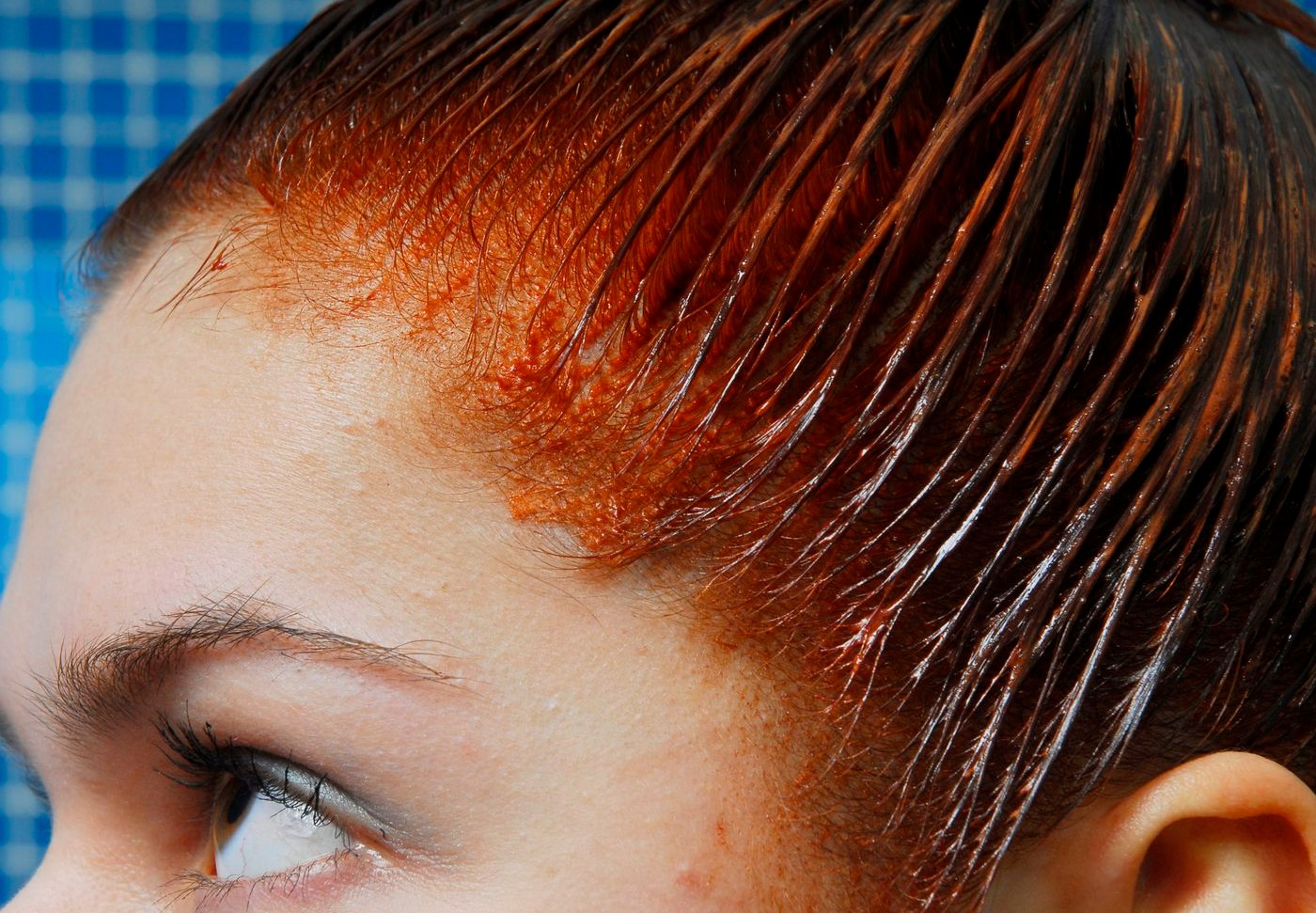 رنگ کردن مو در دوران پریود - قرمزی مو