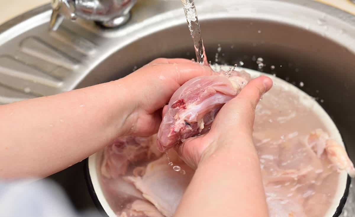 روش شستن مرغ - شستن مرغ خام