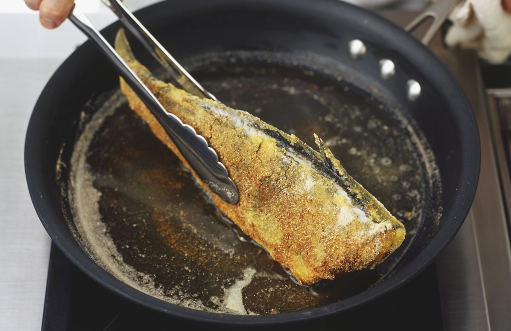 سرخ کردن ماهی - جلوگیری از پاشیدن روغن