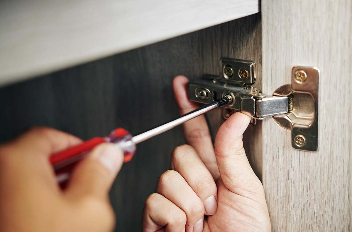 صدای لولای در و کابینت