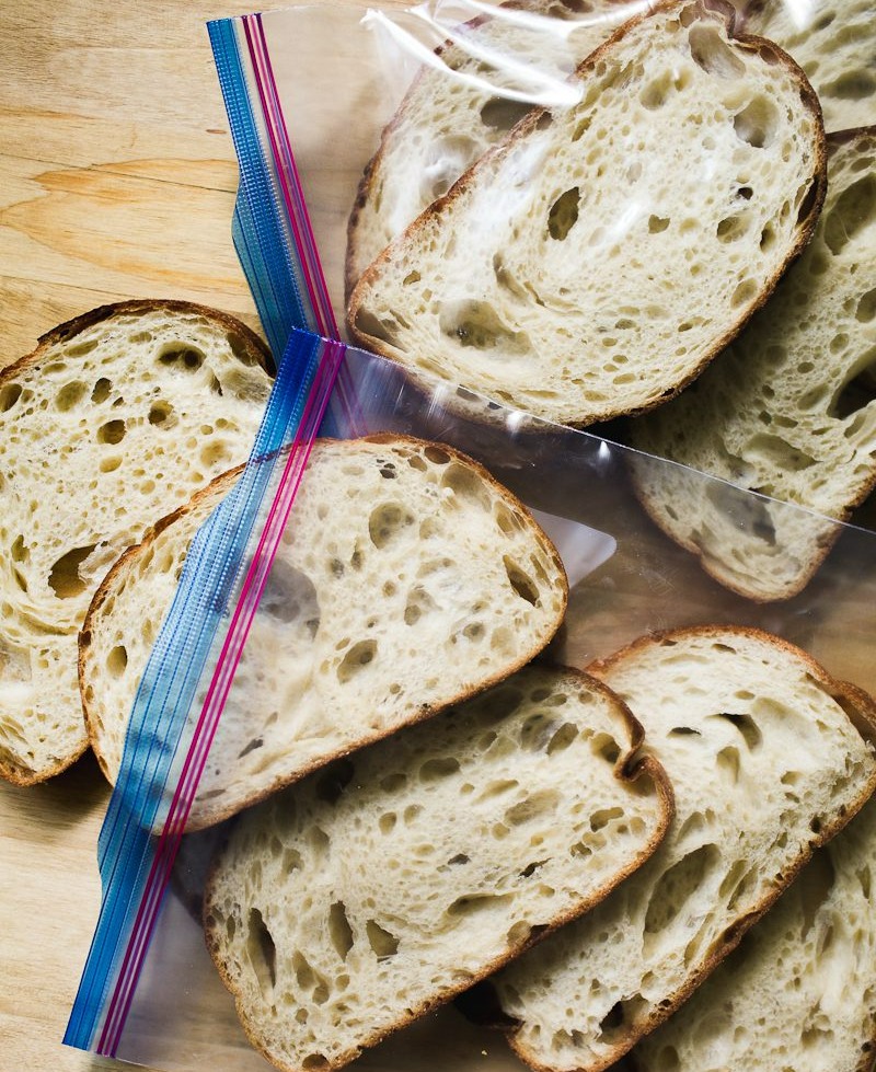 نان در کیسه فریزر - جلوگیری از کپک زدن نان