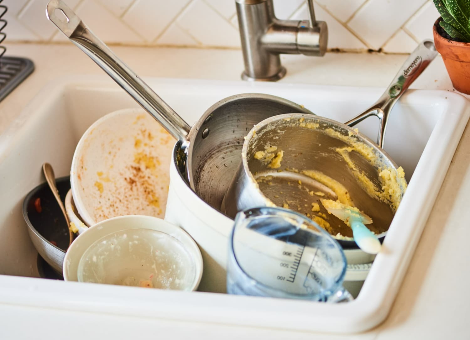 ظروف نشسته - کثیف ترین لوازم آشپزخانه
