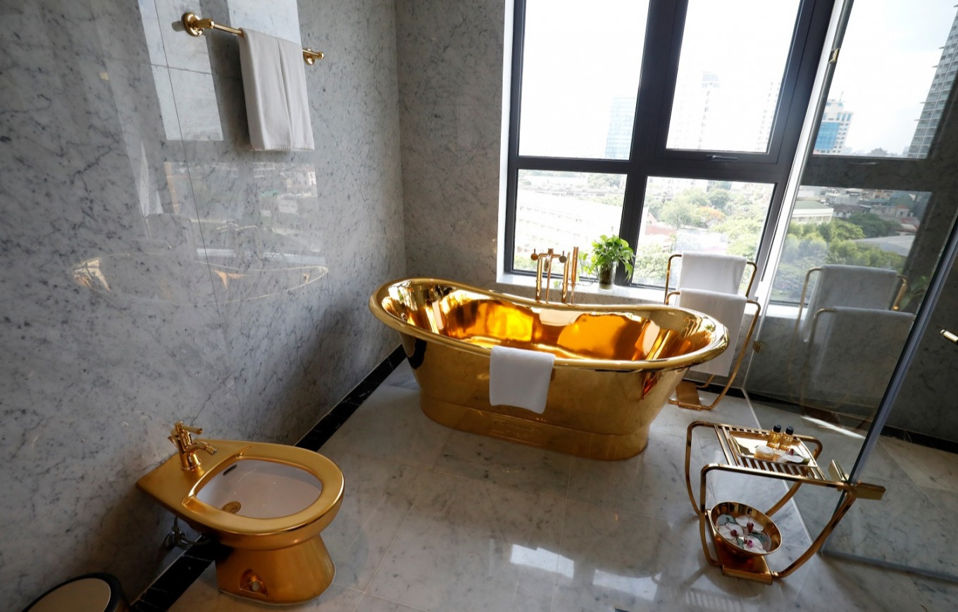 طلایی پر رنگ - دکوراسیون سرویس بهداشتی طلایی