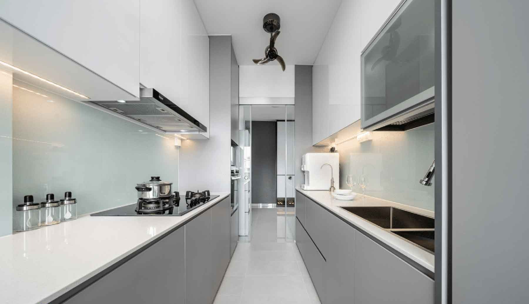 آشپزخانه سفید طوسی - نوسازی آشپزخانه کم هزینه