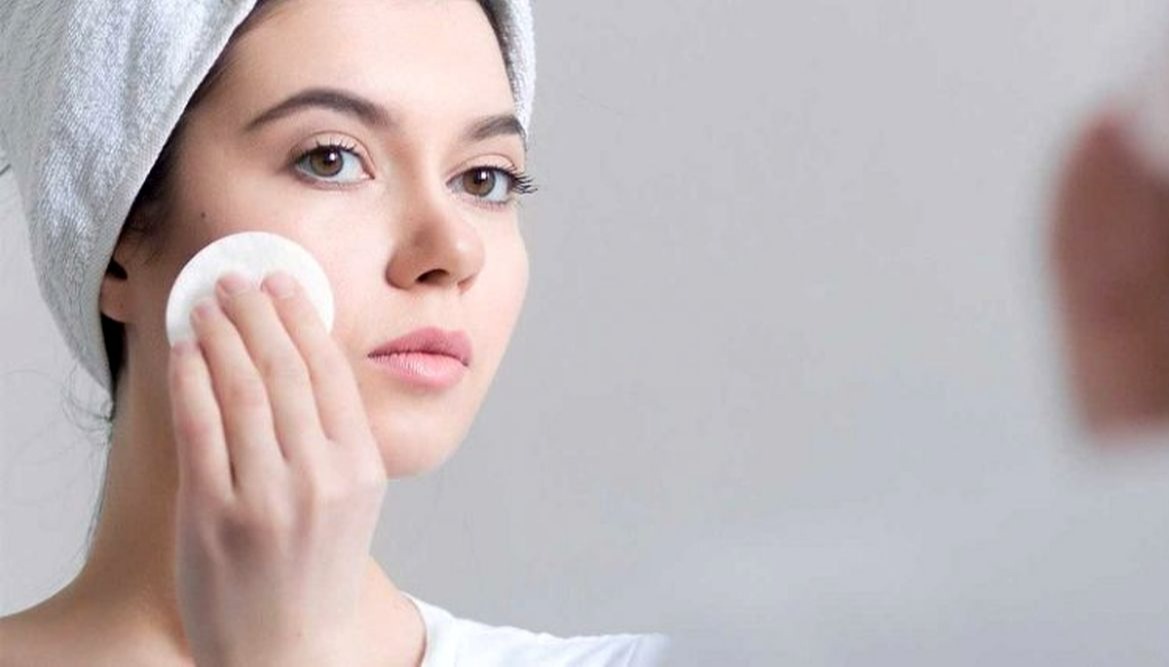 تمیز کردن پوست - پاکسازی صورت با روش خانگی