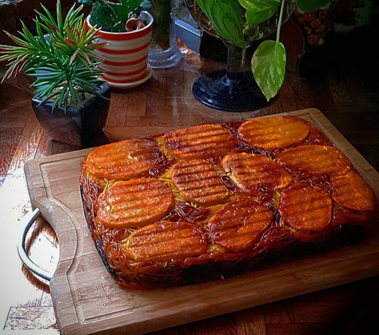 تهیه ته دیگ سیب زمینی