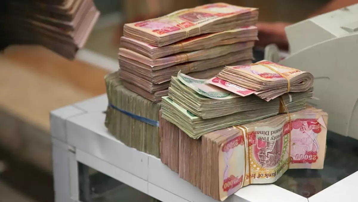 اسکناس های دینار در بانک - دریافت ارز اربعین 1402