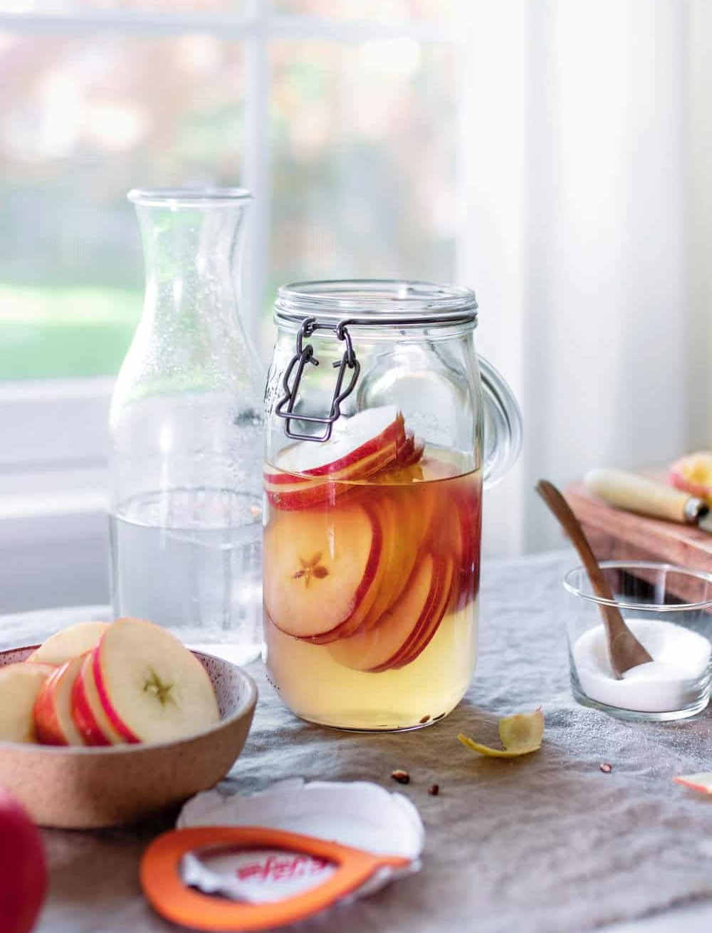 سیب حلقه شده در شیشه سرکه سیب - تهیه سرکه سیب خانگی