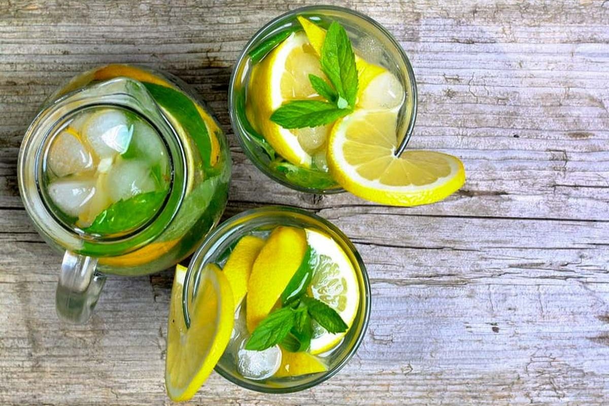 سه لیوان شربت لیموناد - طرز تهیه لیموناد خانگی