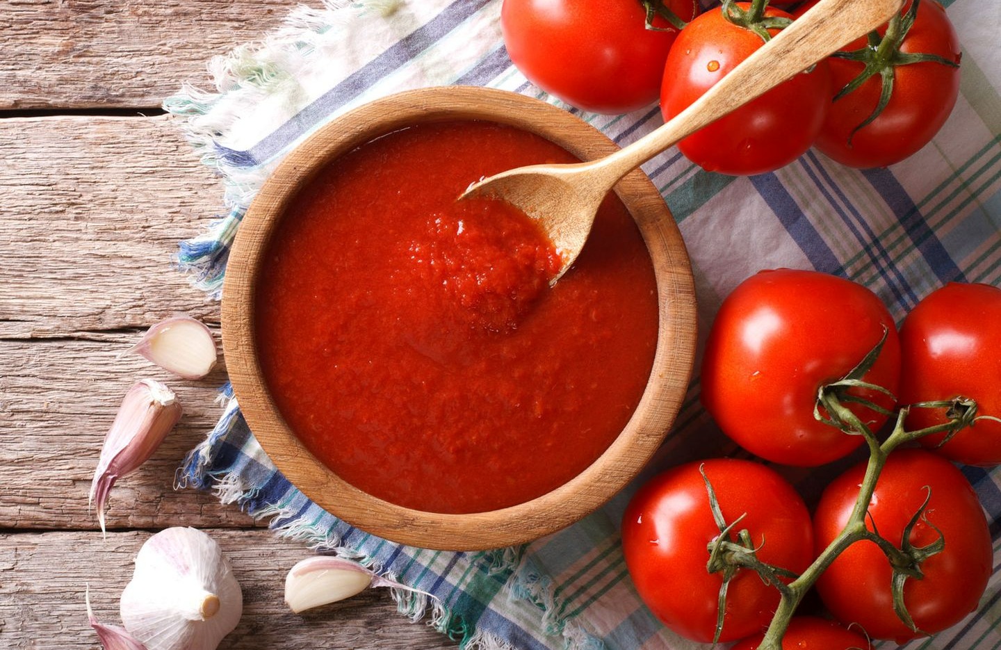 گوجه شکسته های قرمز این فصل رو دور ننداز ؛ تهیه پوره گوجه فرنگی سالم ترین جایگزین رب