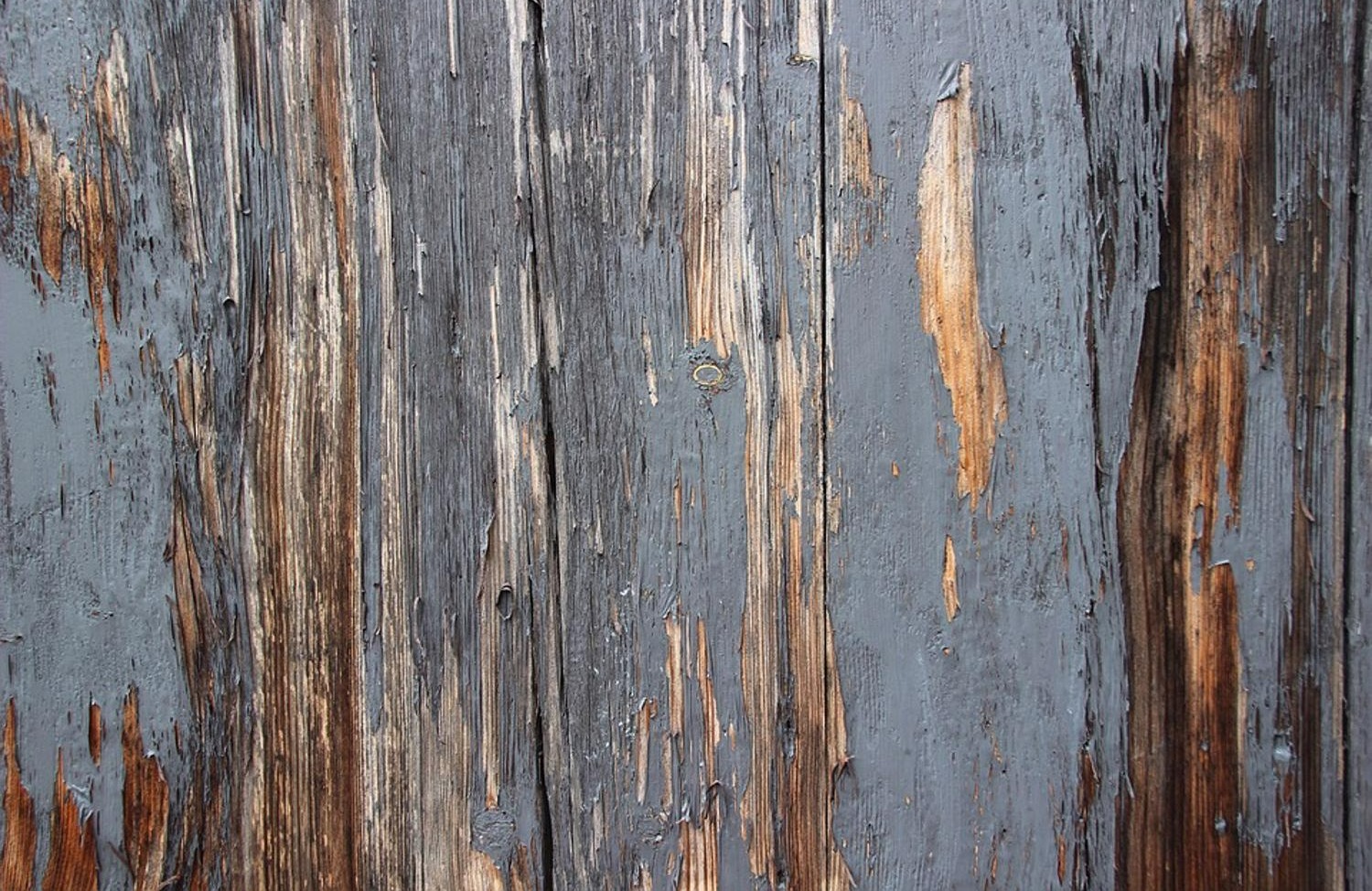 در قدیمی - جلوگیری از پوسیدگی درب چوبی
