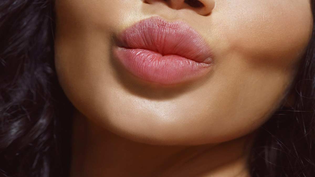 بوتاکس طبیعی لب در خانه