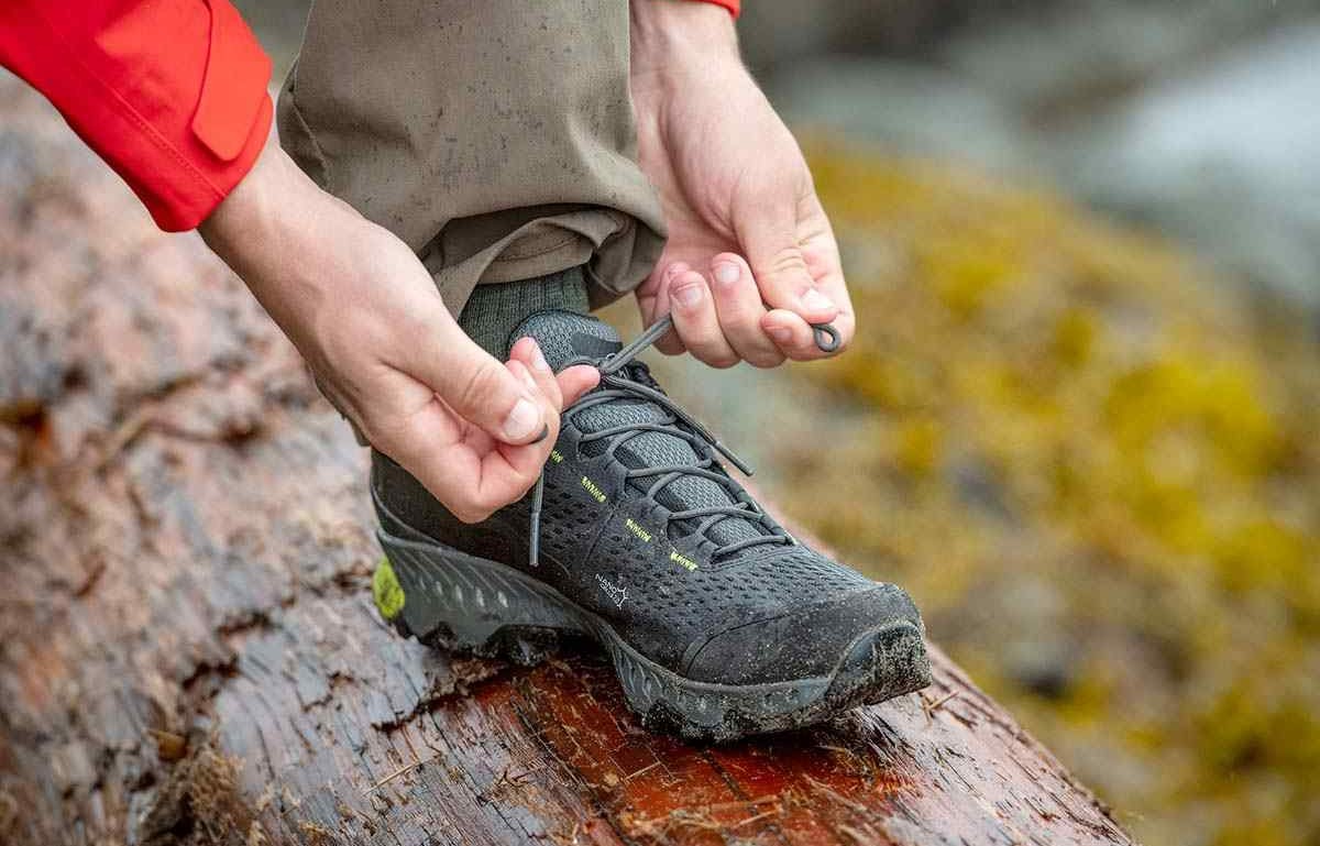 بسیتن بند کفش - خرید کفش کوهنوردی
