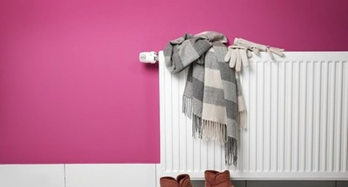 خشک کردن لباس روی شوفاژ