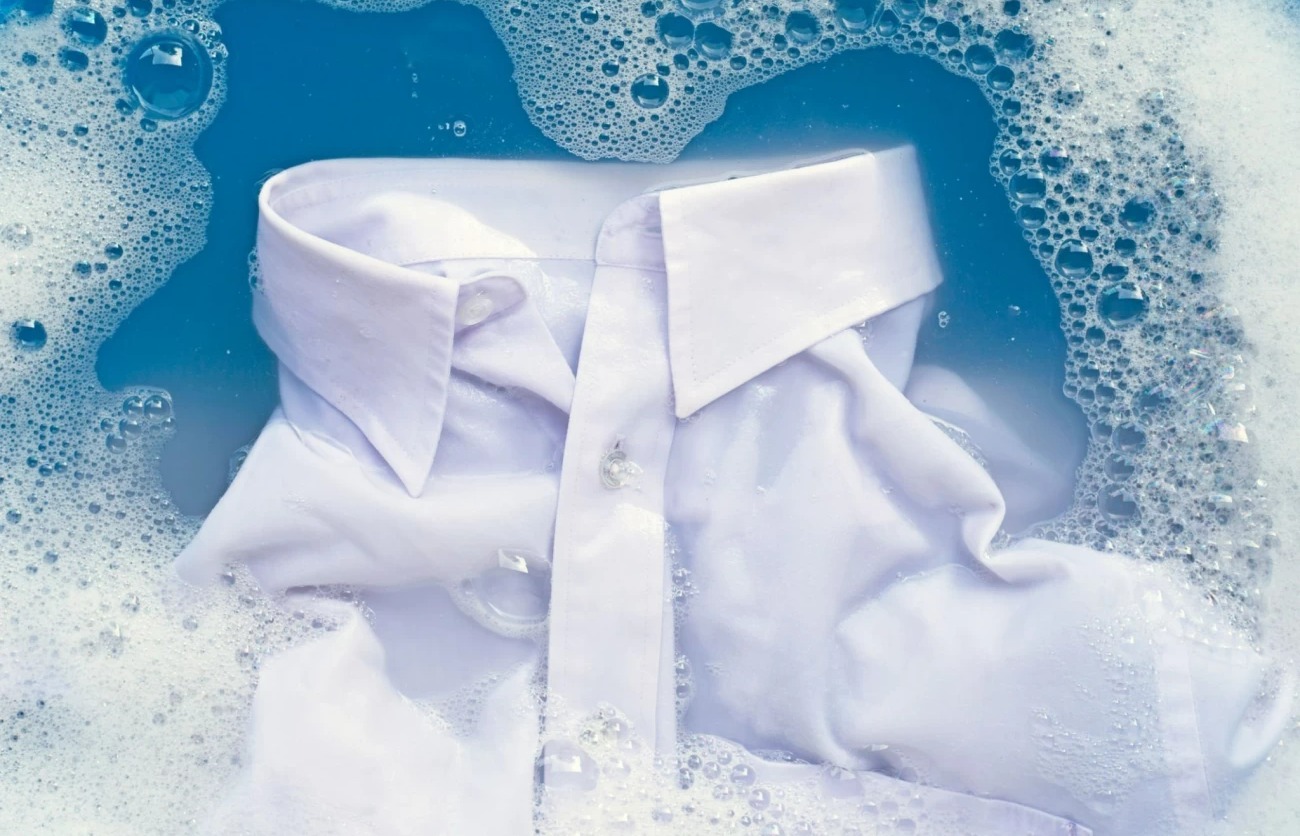 شستن یقه پیراهن مردانه