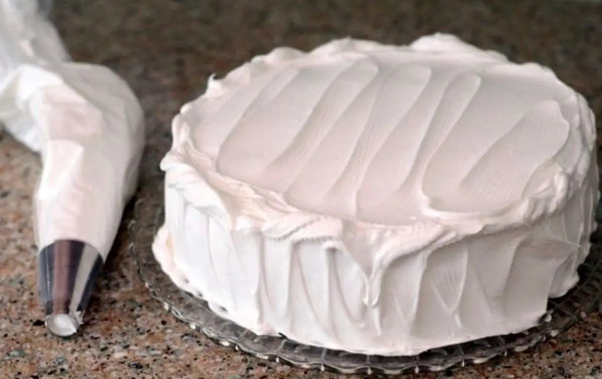 تهیه خامه برای کیک