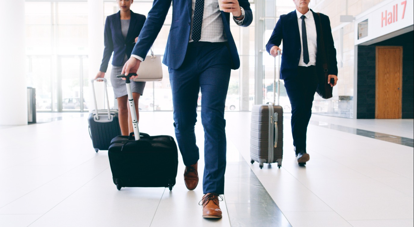 مردان چمدان در دست - کاهش هزینه‌ های سفر