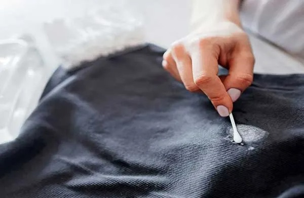 پاک کردن غلط گیر از لباس