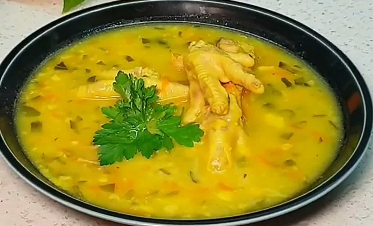 طرز تهیه سوپ پای مرغ