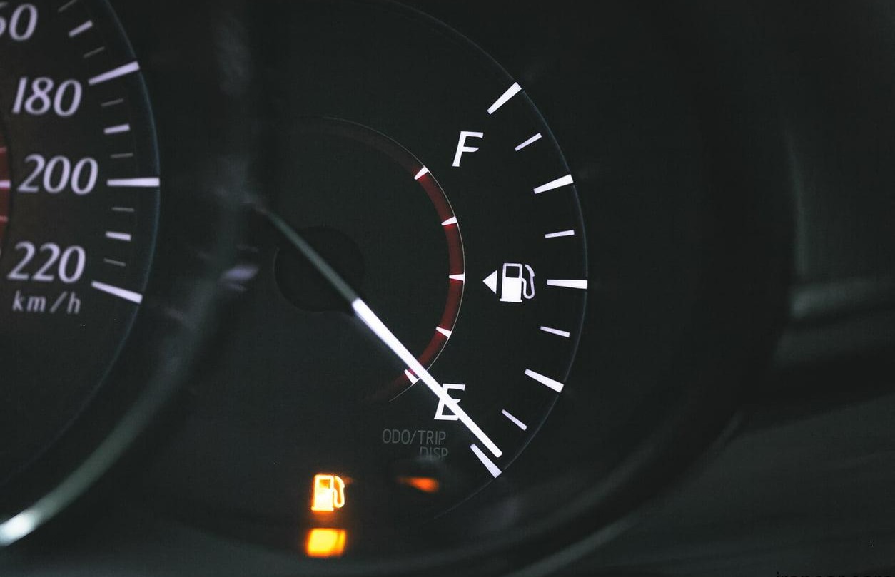 تمام شدن بنزین ماشین