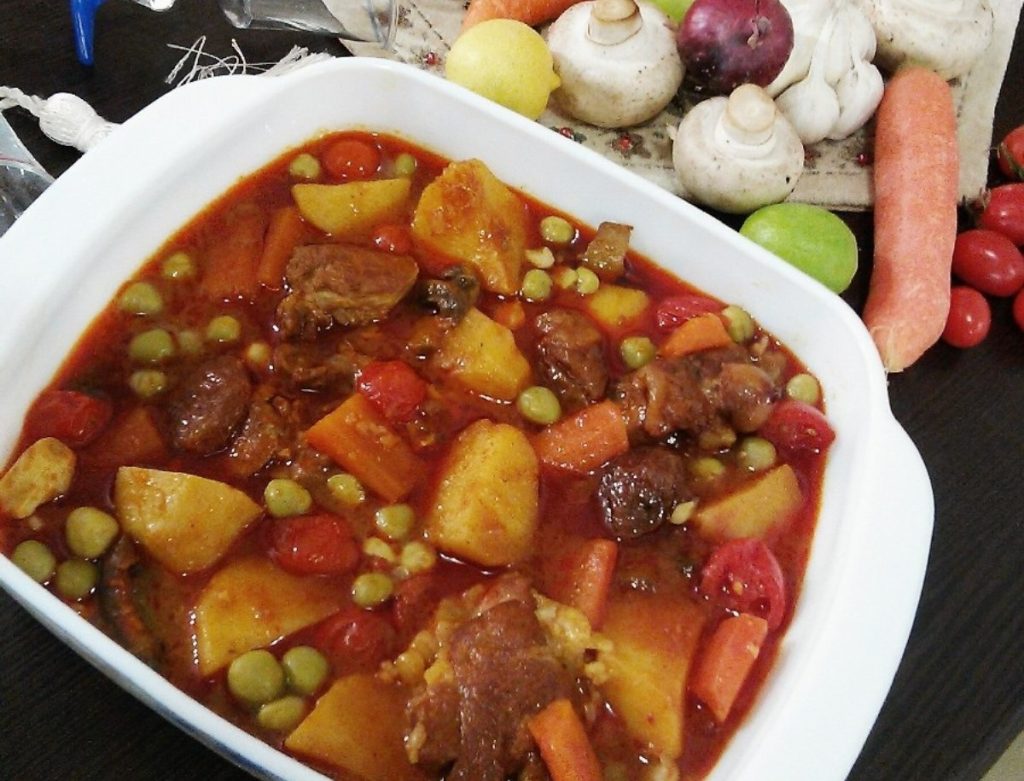 طرز تهیه خوراک راگو خوشمزه و ساده با رسپی فرانسوی - مجله اینترنتی شادمگ