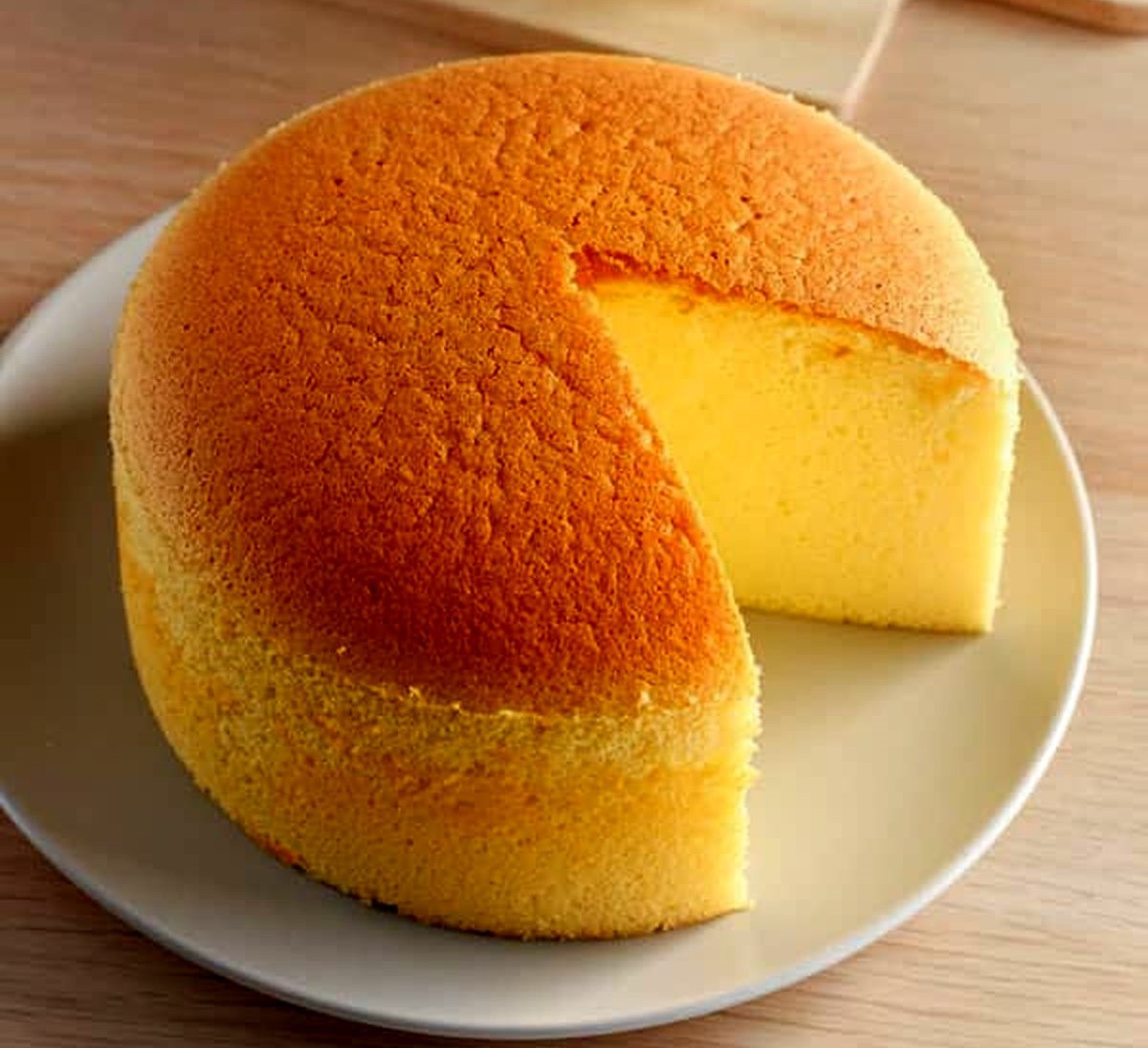 کیک اسفنجی - علت نپختن وسط کیک