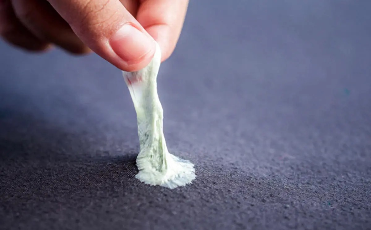 پاک کردن آدامس از روی فرش