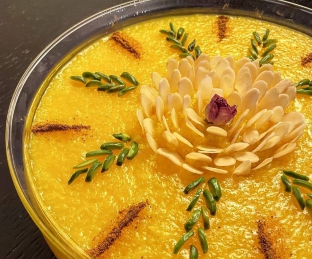 تزیین شله زرد - آب انداختن شله زرد