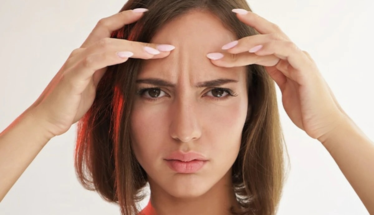 درمان خط اخم در خانه