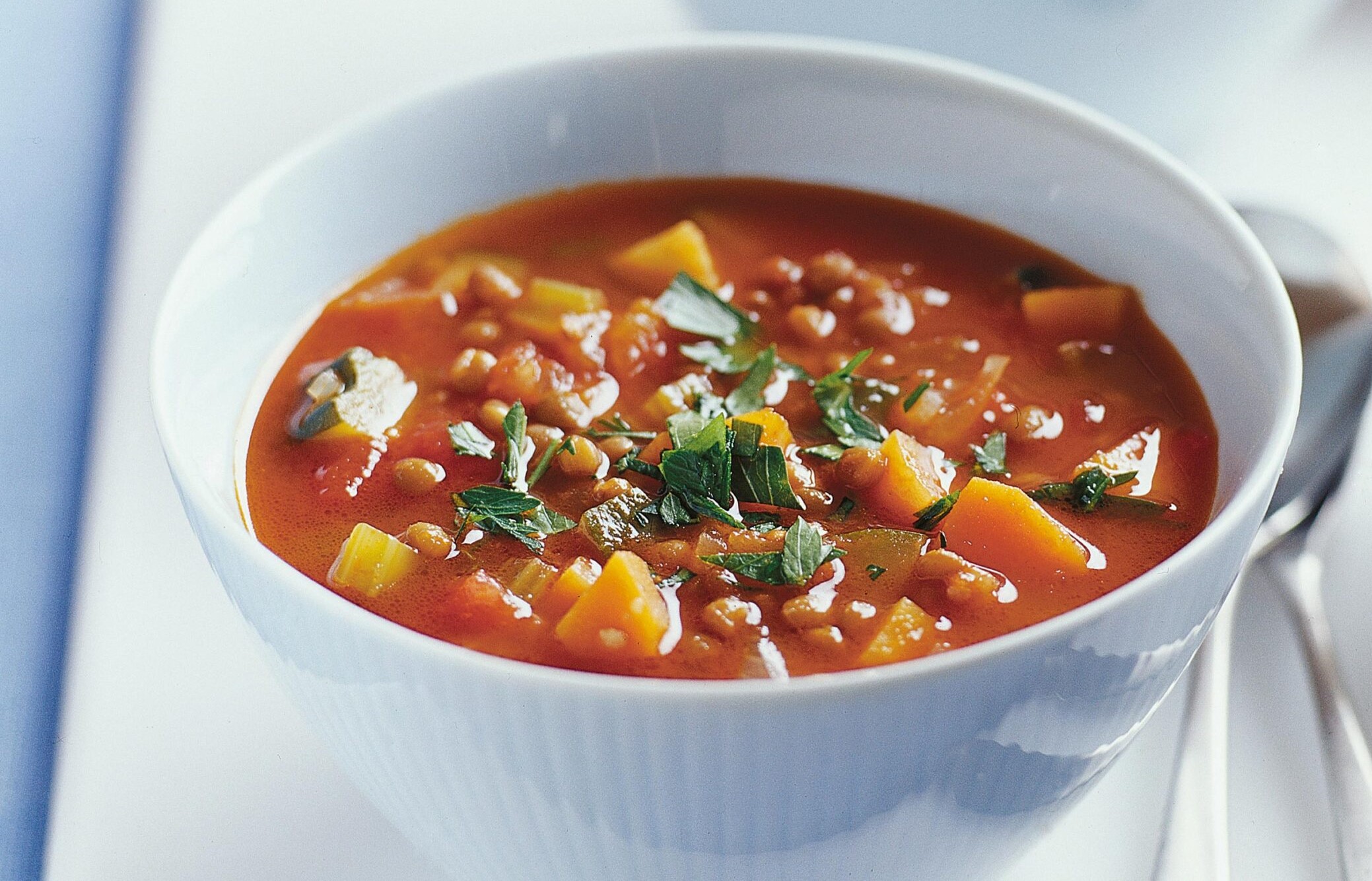 سوپ عدس - غذای رژیمی برای ناهار