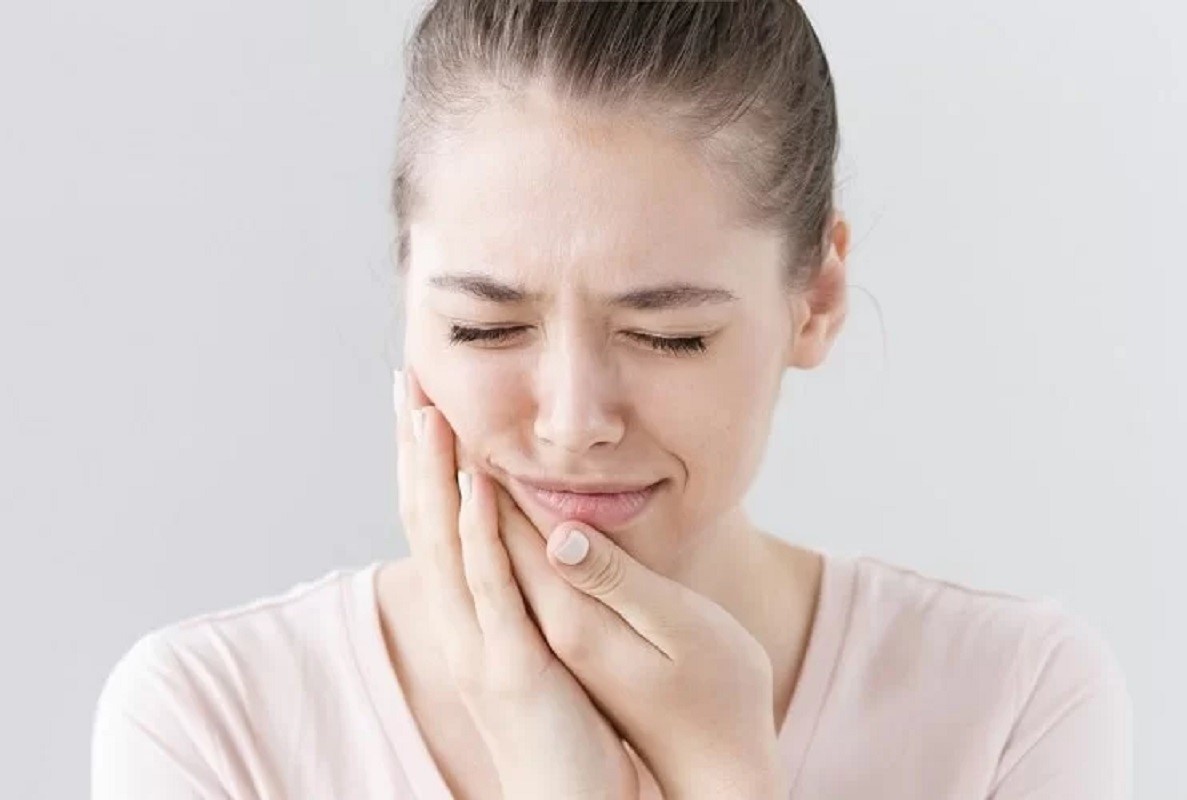 بیماری های دهان - درمان آفت دهان با رب انار