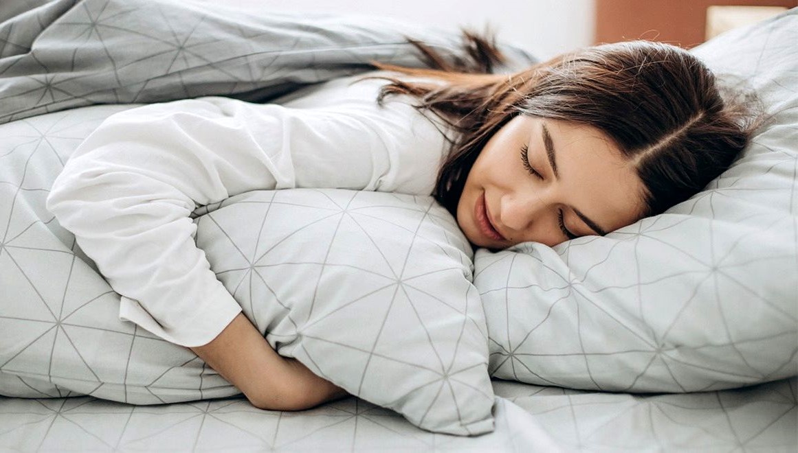 مضرات خوابیدن روی شکم